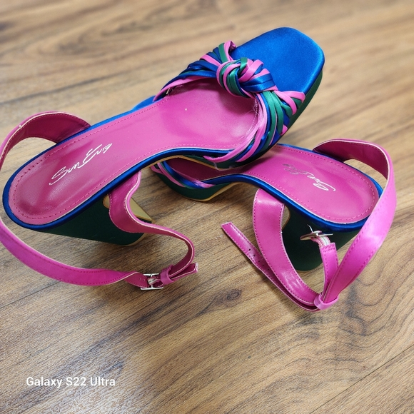 Women's platform shoes - Picture 4 of 9